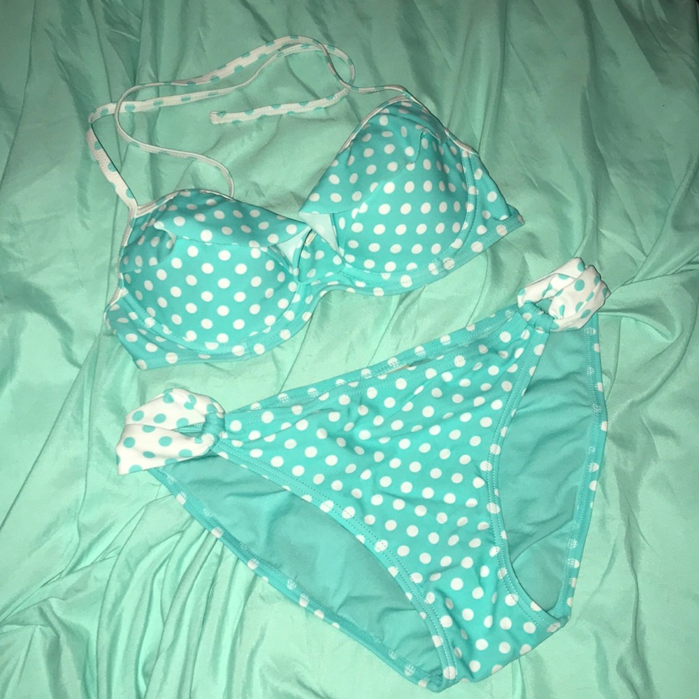 Never worn polka dot bikini set
